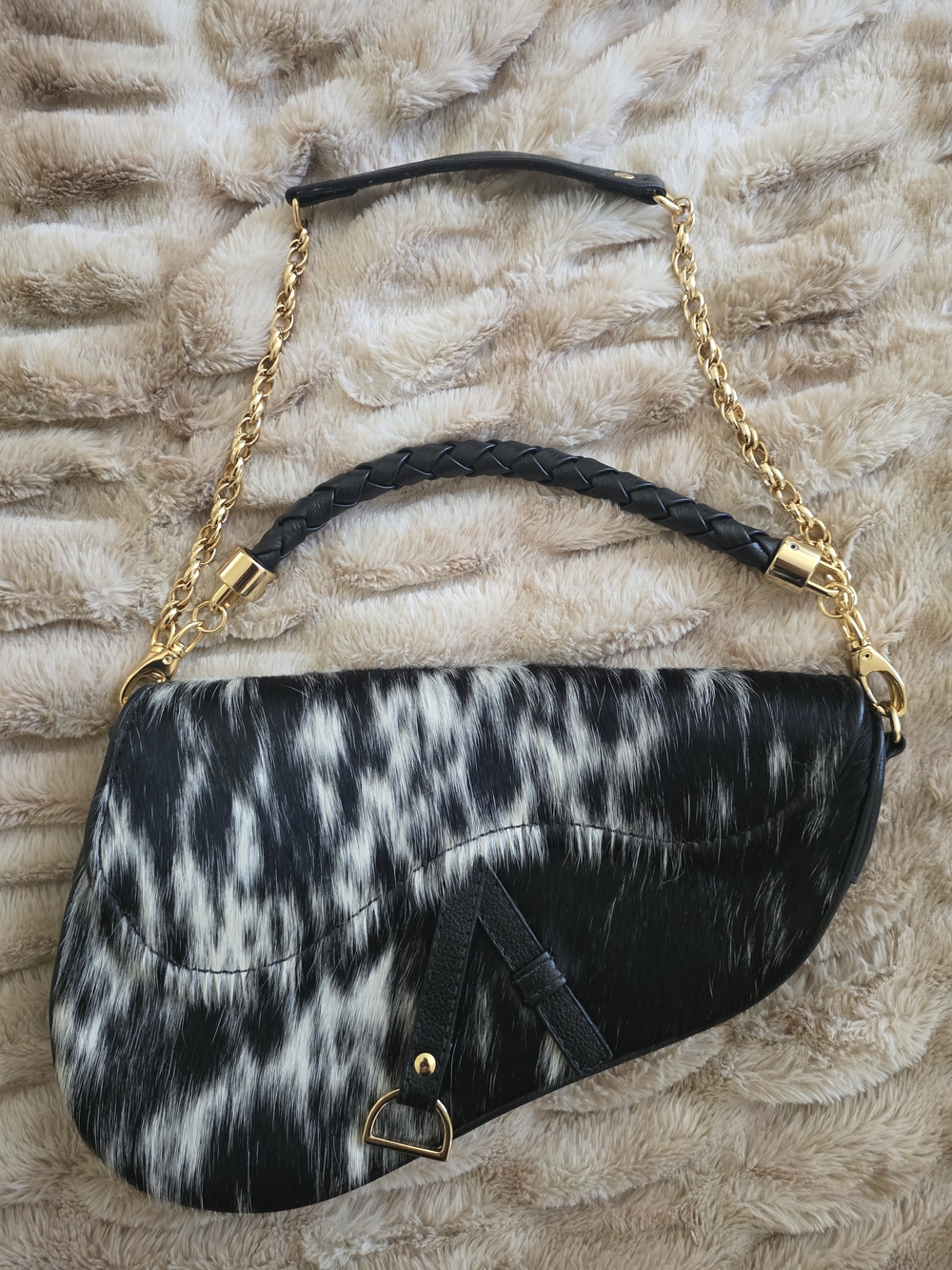 Black & White Pony Hair Shoulder Saddle Bag with Gold Chain